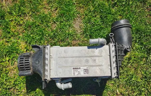 Audi Q3 F3 Intercooler radiator GV020005 04E145785E