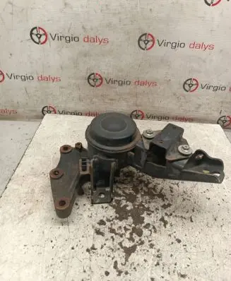 Isuzu D-Max Engine mount bracket