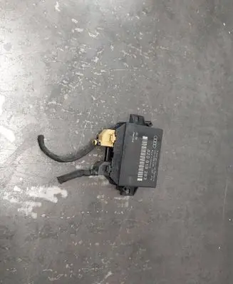 Audi A6 S6 C5 4B Parking PDC control unit/module 8Z0919283