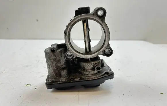 BMW 3 E90 E91 Throttle valve 7810752