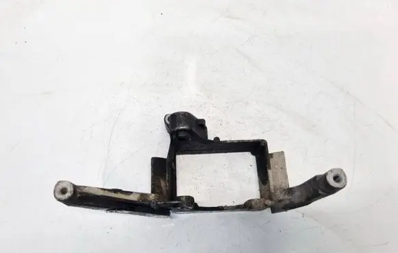 Audi A6 S6 C5 4B Engine mounting bracket