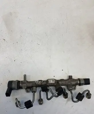 Volkswagen Jetta VI Fuel main line pipe 04L089B 057130764AB