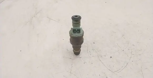 BMW 5 E39 Fuel injector 0280150415