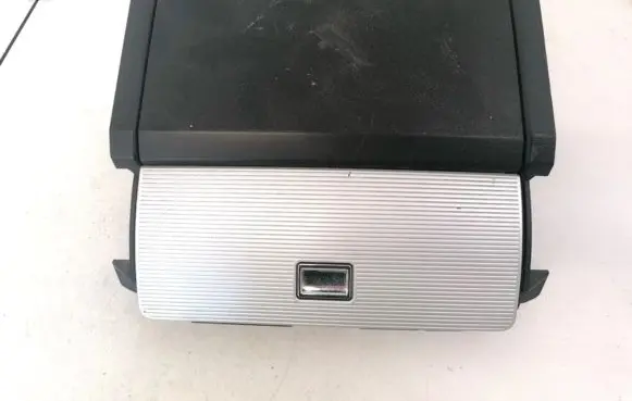 Dodge Journey Glove box 100015631 DCXJC49