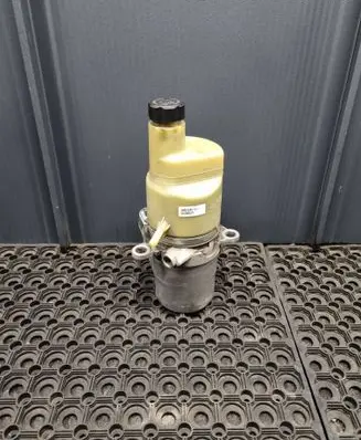 Volvo V50 Power steering pump 5N513K514CA 31202520