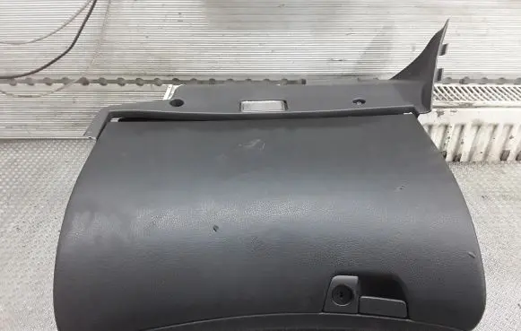 Volvo V70 Glove box set 8650374
