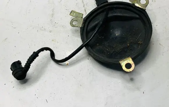 Mitsubishi 3000 GT Coil spring mount MB633416