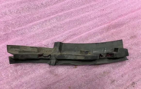 Audi Q5 SQ5 Front bumper mounting bracket 8R0807277C