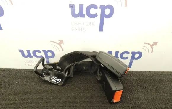 Nissan Primera Rear seatbelt buckle D129