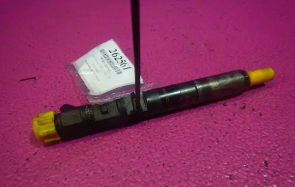 Ford Focus C-MAX Fuel injector 2T1Q9F593AA