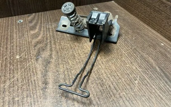 Renault Master III Engine bonnet/hood lock/latch loop/hook 656030007R
