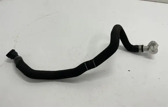BMW 5 G30 G31 Engine coolant pipe/hose 8602623