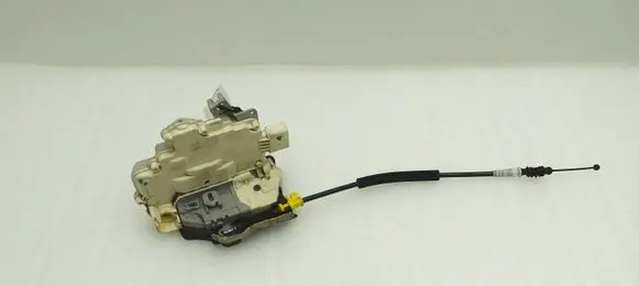 Audi TT TTS Mk2 Front door lock 8J2837016A