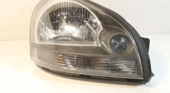 Hyundai Tucson JM Headlight/headlamp 083211131R