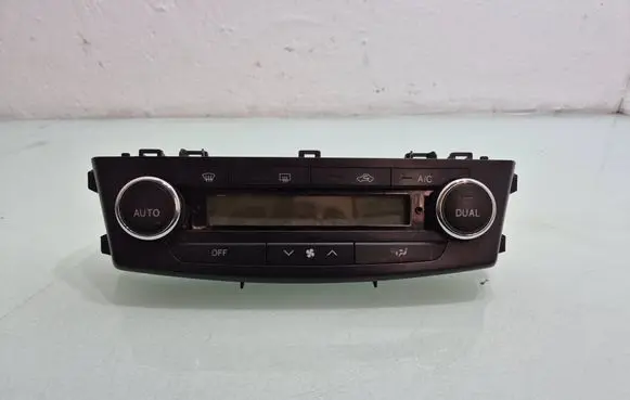 Toyota Avensis T270 Climate control unit 5590005390