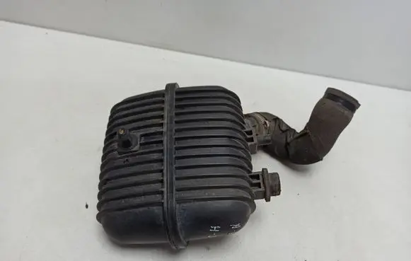 Vacuum air tank