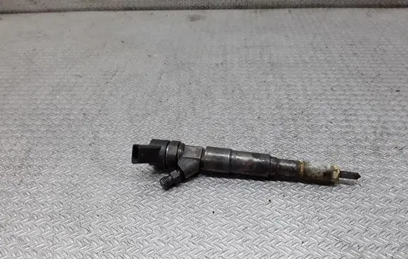 BMW 5 E39 Fuel injector 2354093
