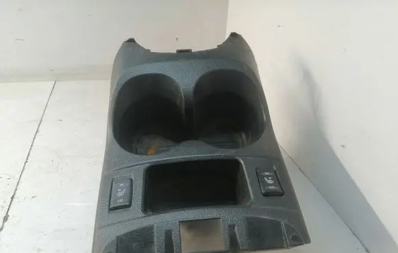 Cup holder front