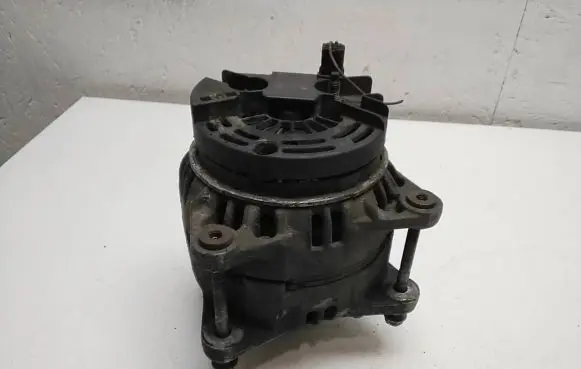 Renault Master III Generator/alternator 8200190721 0124525044