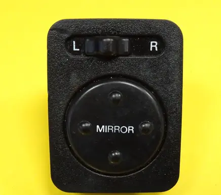 Hyundai Lantra I Wing mirror switch 9353028000