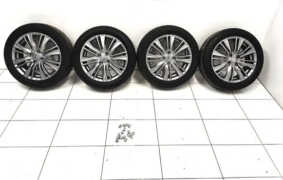 Suzuki Baleno IV R17 alloy rim 