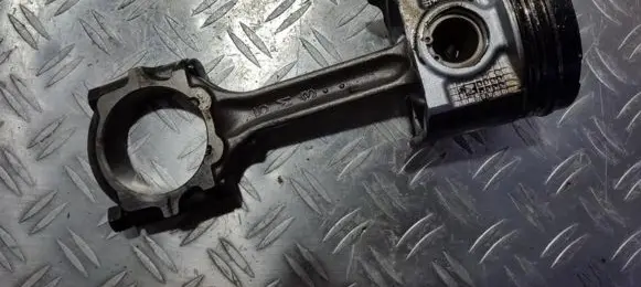 Nissan Almera N16 Piston with connecting rod