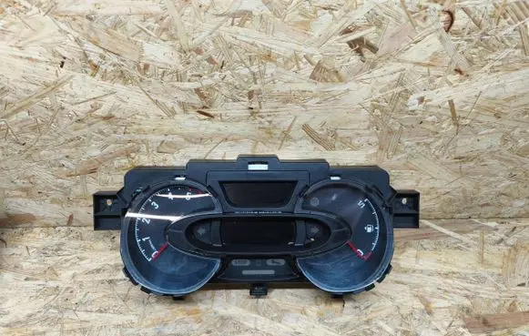 Opel Vivaro Speedometer (instrument cluster) 248107473R 24810 7473RA
