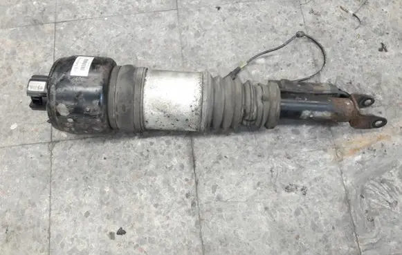 Mercedes-Benz CLS C219 Front air suspension shock absorber 