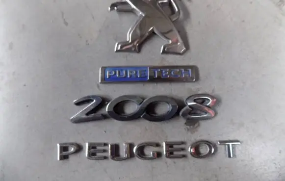Peugeot 2008 I Manufacturers badge/model letters 