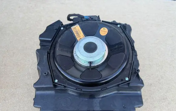 BMW 5 GT F07 Subwoofer speaker 9164586