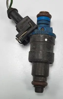 Volvo S70 V70 V70 XC Fuel injector 1389563