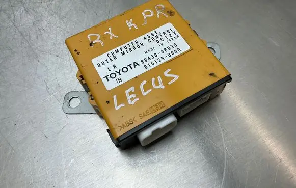 Lexus RX 330 - 350 - 400H Wing mirror control module 8943048030 6151390000