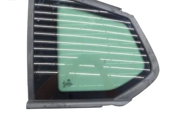BMW X3 F25 Front triangle window/glass 7205625