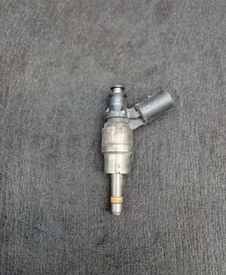 Audi A6 S6 C6 4F Fuel injector 06E906036A 06F906036G