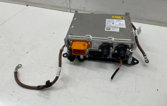 Voltage converter inverter