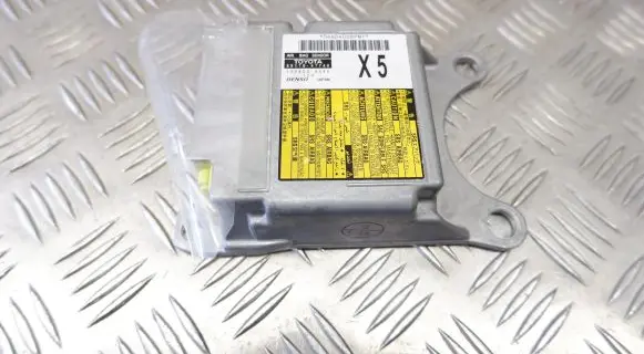 Toyota Prius+ (ZVW40) Airbag control unit/module 8917047740