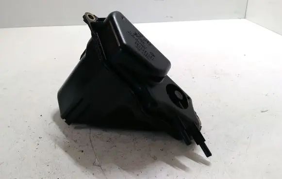 Vacuum air tank
