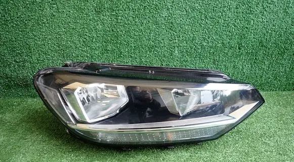 Volkswagen Touran III Headlight/headlamp 5TB941006A