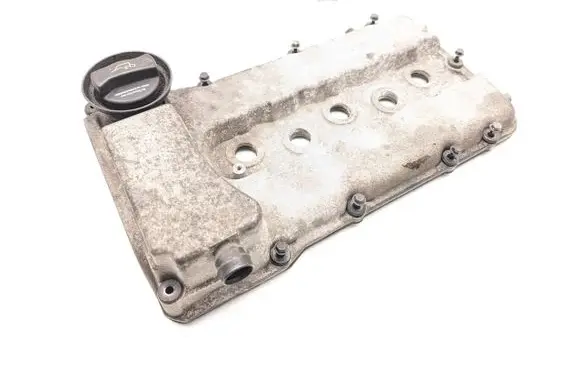 Volkswagen Golf IV Rocker cam cover 066103475J