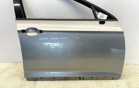 Volkswagen PASSAT B8 Front door LB7W