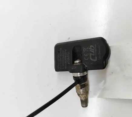 Mercedes-Benz E W212 Tire pressure sensor 9959AVS62U009 ZPNVS62U009