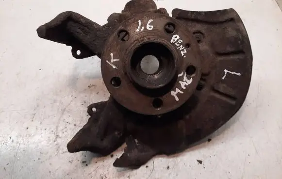Volkswagen Golf IV Front wheel hub