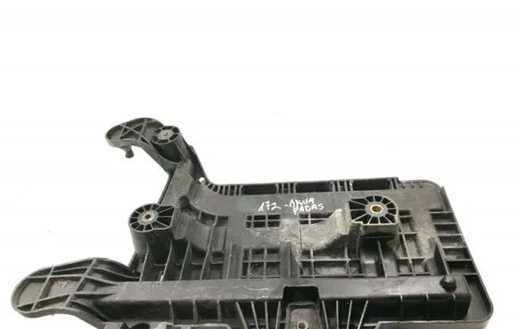 Volkswagen Touran I Battery tray 1K0915333B
