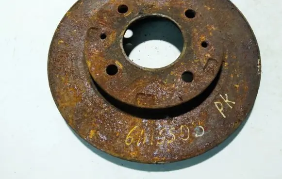 Mitsubishi Space Star Front brake disc ventilated