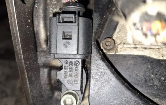 Audi A6 S6 C6 4F Camshaft position sensor 06e905183