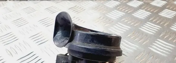 Volkswagen Touareg I Horn signal 6N0951223