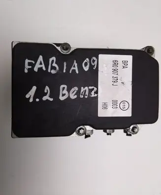 Skoda Fabia Mk2 (5J) ABS Pump 6R0907379J H06