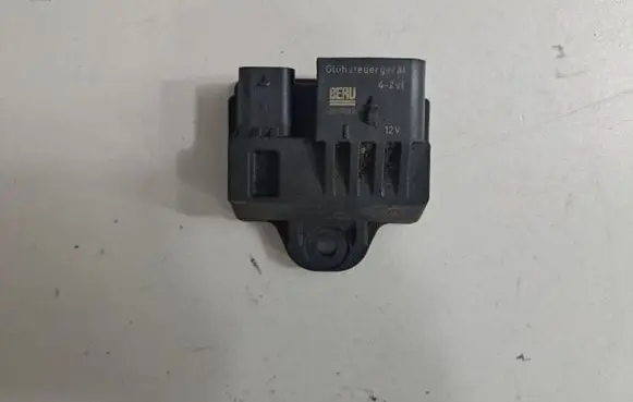 BMW 5 F10 F11 Glow plug pre-heat relay 7810856 8519471