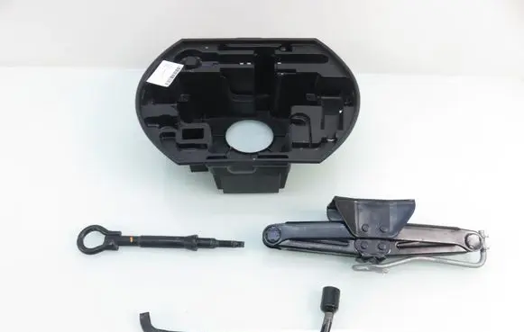 Citroen C3 Spare wheel section trim 