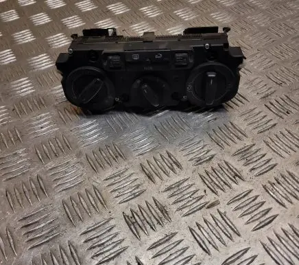 Volkswagen Caddy Climate control unit